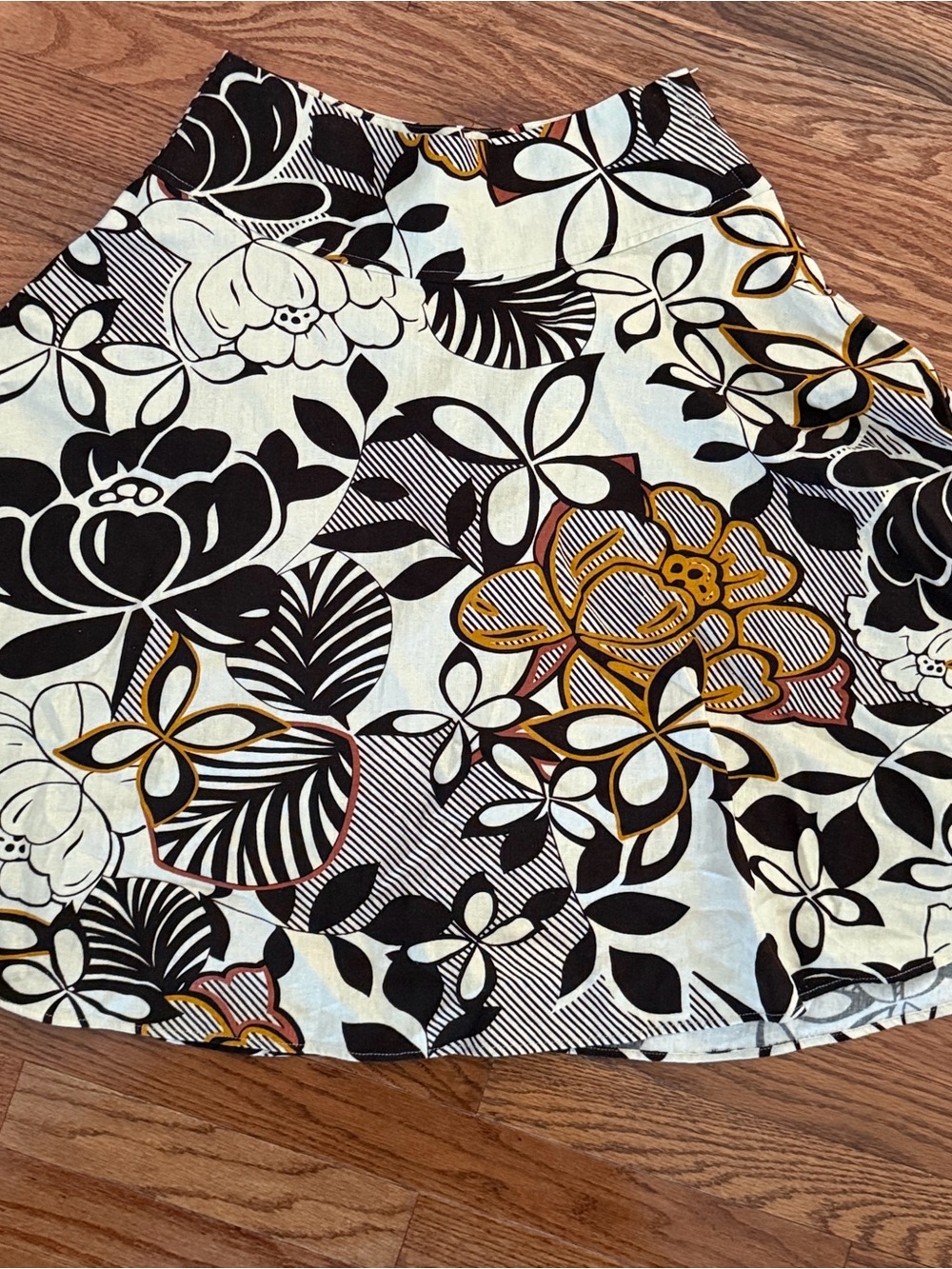 Metro Wear Floral Skater Skirt in Brown, White & Gold linen blend medium